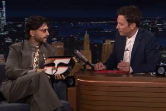 Con un shot de Antioqueño celebraron el lanzamiento de ‘Loco x volver’ y hablaron de otros temas que el artista compartió con el público. FOTO: YOUTUBE THE TONIGHT SHOW STARRING JIMMY FALLON