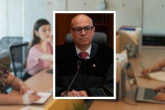 Iván Mauricio Lenis, presidente de la Corte Suprema de Justicia, reconoció que modificar la edad de jubilación tendría un costo político y social FOTOS: CANVA (FONDO) Y COLPRENSA (DETALLE)
