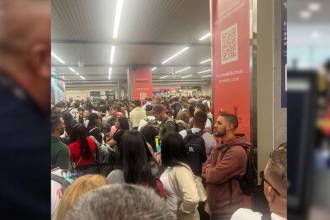 Filas de hasta 4 horas en Rionegro para ingresar al país. /FOTO: REDES SOCIALES USUARIO: MIGUEL TORO