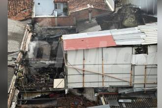 Así quedó el techo de dos inmuebles que resultaron afectados. FOTO: CORTESÍA