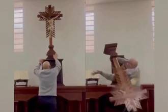 Este fue el momento en el que el Cristo le cayó encima al sacerdote. FOTOS: CAPTURAS DE VIDEO