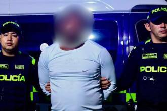 El hombre fue capturado en la comuna 10 - La Candelaria. FOTO: CORTESÍA POLICÍA METROPOLITANA 