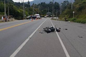 Los vehículos involucrados quedaron bastante destruidos por el impacto. FOTO: MI ORIENTE 