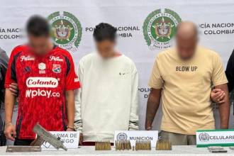 En total, fueron capturados tres presuntos integrantes del grupo delincuencial El Salado. FOTO: POLICÍA METROPOLITANA VALLE DE ABURRÁ
