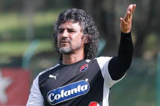 Leonel Álvarez, siendo Dt del Independiente Medellín en 2015. FOTO: ARCHIVO - JUAN ANTONIO SÁNCHEZ
