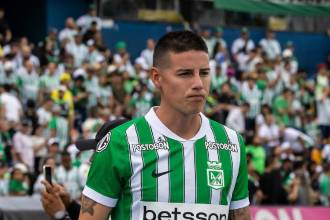 El volante ya ha compartido en varios espacios con los hinchas del conjunto verde. FOTO: CAMILO SUÁREZ 