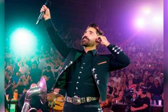 El artista ha estado girando por varias ciudades de Latinoamérica. /FOTO: INSTAGRAM @alexoficial