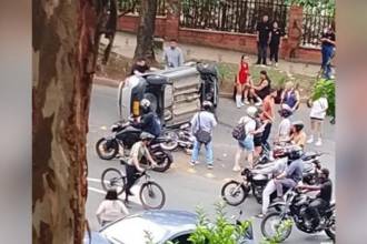 La multitud se acercó para tratar de auxiliar a los lesionados. FOTO: TOMADA DE FACEBOOK INFORMATIVO DIGITAL EL HERALDO NORTE