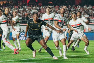 Alfredo Morelos (centro) logró el empate para Atlético Nacional ante Sao Paulo, obligando a los penales. /FOTO: CORTESÍA ATLÉTICO NACIONAL 