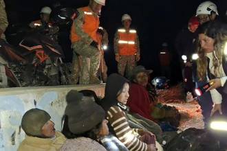 El presidente de Perú indicó que el Gobierno respondió con rapidez y envió ayuda humanitaria y asistencia urgente a las familias damnificadas. FOTO: MINISTRO DE DEFENSA DE PERÚ - AFP