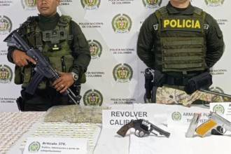 Elementos incautados a la menor luego del allanamiento. / FOTO: CORTESÍA POLICÍA ANTIOQUIA