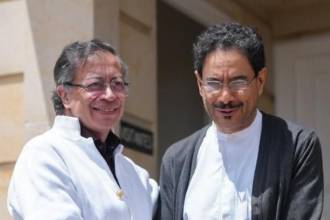 Gustavo Petro (Izq.) e Iván Cepeda (Der.) se reunieron en la Casa de Nariño para pactar los lineamientos de oposición al nuevo Gobierno. FOTO: TOMADA DE X IVÁN CEPEDA PRESIDENTE