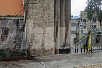 En este lugar fue dejado el hombre, quien falleció pocos minutos después. FOTO: Q’HUBO