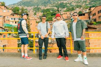 De izquierda a derecha, los miembros de Crew Peligrosos: P Flavor (Sergio Ospina), Rat Race (Cristian Montoya), Hunter MusicMaker (Alexis Giraldo) y el Jke (Henry Arteaga). FOTOS: CORTESÍA