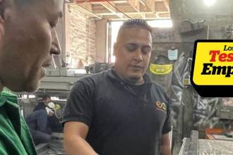 Jhon Freddy Duque Parra goza del cariño y la admiración de sus compañeros de Estanterías Medellín. FOTOS: JAIDER ESCOBAR