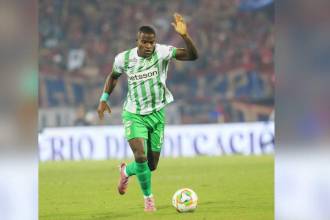 Andrés Felipe Román se ha convertido en titular induscutible en el equipo de Diego Arias. Suma 126 partidos y 21 goles con el Verde. FOTO: CAMILO SUÁREZ.