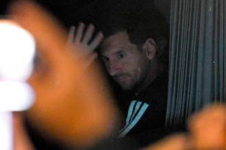 Lionel Messi llegó a Medellín en la noche del pasado viernes. FOTO: TOMADA DE X @GolCaracol