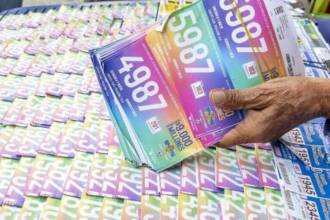 Venta de loterías en el centro de Medellín. FOTO: JUAN ANTONIO SÁNCHEZ 