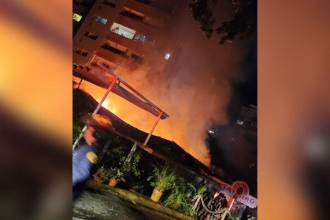 Un incendio estructural afectó gravemente a Sailors & Mermaids, un espacio que durante años fue punto de encuentro para amantes del tatuaje. FOTO: @ELCALVOK