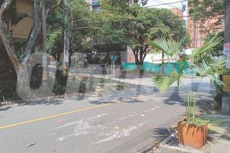 Este es el cruce de la calle 35 con la carrera 87A, donde fue golpeada la víctima. FOTO: CRISTIAN VÁSQUEZ