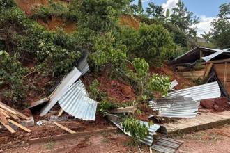 Dos viviendas afectadas y la muerte de un niño de tan solo 3 años luego de un aguacero en Tarazá. /FOTO: DAGRAN
