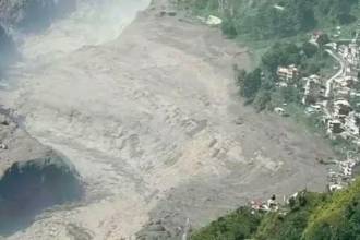 Destrucción ocasionada por la avalancha en Nepal. FOTO: TOMADA DE X @PEEPERLAB