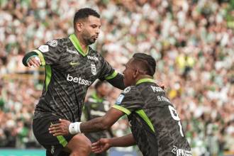 Edwin Cardona (izq.) y Alfredo Morelos (der.). FOTO: ATLÉTICO NACIONAL