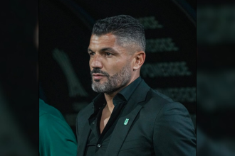 Javier Gandolfi solo ganó un título con Atlético Nacional, la Superliga, tras vencer a Bucaramanga. /FOTO: INSTAGRAM @javiergandolfidt