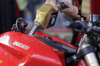 Gasolina rebajó en todo el país. FOTO: COLPRENSA