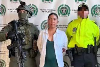 Ingrid Paola Ávila, alias la Patrona, tras ser capturada por la Policía. FOTO: POLICÍA NACIONAL