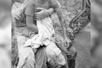 Este es uno de los menores que resultó gravemente herido. Allí, esperaba su traslado a Medellín. /FOTO: CORTESÍA ANDRÉS JULIÁN RENDÓN