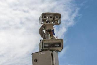Junto al secretario de Movilidad, la alcaldesa determinará si es posible hacer el desmonte de la cámara ya instalada en el sector de La Seca. FOTO: CAMILO SUÁREZ