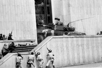 Así fue la actuación del Ejército en el Palacio con el fin de replegar a los guerrilleros. FOTO: ARCHIVO - COLPRENSA 