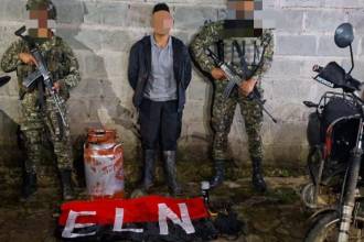 Uno de los capturados, presunto miembro del Eln en el norte del departamento. FOTO: CORTESÍA CUARTA BRIGADA DEL EJÉRCITO NACIONAL