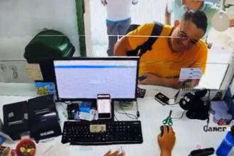 Este sería el cabecilla de la organización delincuencial, presuntamente, reclamando lo que no le corresponde. FOTO: CAPTURA DE VIDEO DE LA FISCALÍA 