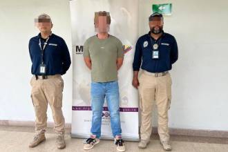 Fue llevado hasta Estados Unidos en calidad de expulsado. FOTO: MIGRACIÓN COLOMBIA