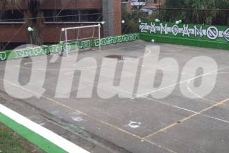 La víctima fatal estaba en las graderías de la cancha polideportiva cuando fue baleada. FOTO: GUILLERMO OSPINA MUÑOZ
