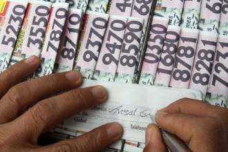 Revise si terminó la semana con platica extra. FOTO: JULIO CÉSAR HERRERA