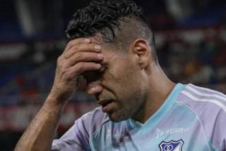 Falcao García tras sufrir el golpe. FOTO: TOMADA DE X @CESARALO