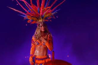 Al final de su presentación, la artista anunció que pronto comenzará la gira ‘Tropicoqueta’. FOTO: X @MUSICTRENDSCOL