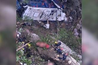 Organismos de emergencia de Segovia y de Remedios trabajan en las labores de rescate. FOTO: REVISTA REGIÓN