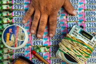 Venta de billetes de lotería. / FOTO: ANDRÉS CAMILO SUÁREZ ECHEVERRY