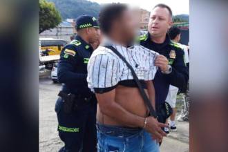 Hombre capturado en Guarne. FOTO: MI ANTIOQUIA