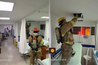 Bomberos atendiendo emergencia en el Hospital San Rafael. FOTO: ITAGUÍ HOY
