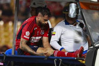 Las muestras de dolor que se le vieron a Francisco Fydriszewski cuando salió lesionado el pasado lunes daban señales de que la lesión podría ser de consideración. / FOTO: MANUEL SALDARRIAGA