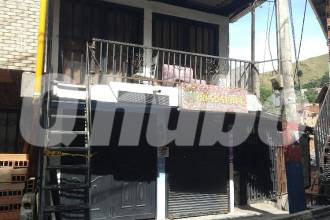 En el segundo piso de este edificio encontraron el cadáver de Jesús Humberto Martínez Gantiva. FOTO: GUILLERMO OSPINA
