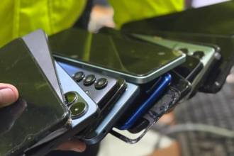 En uno de los locales se halló una bodega clandestina de celulares robados. FOTO: CORTESÍA POLICÍA METROPOLITANA