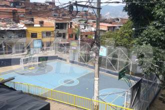Esta es la cancha del Tierrero, donde ocurrió la riña tras un concierto de punk. FOTO: GUILLERMO LEÓN OSPINA MUÑOZ