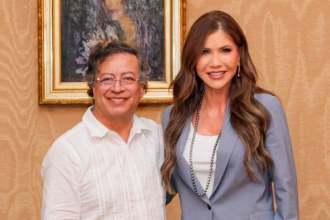 Gustavo Petro y Kristi Noem. /FOTO: X @infopresidencia