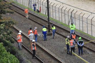 Este socavón sería una manifestación del cambio climático y sus impactos sobre la infraestructura / FOTO: CAMILO SUÁREZ